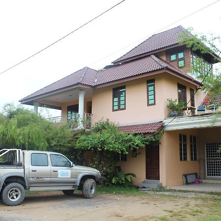Saba Lodge Dungun Buitenkant foto