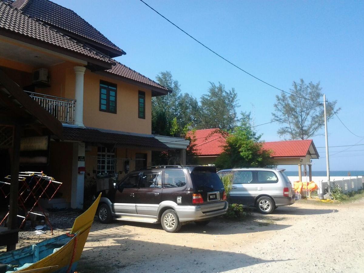 Saba Lodge Dungun Buitenkant foto