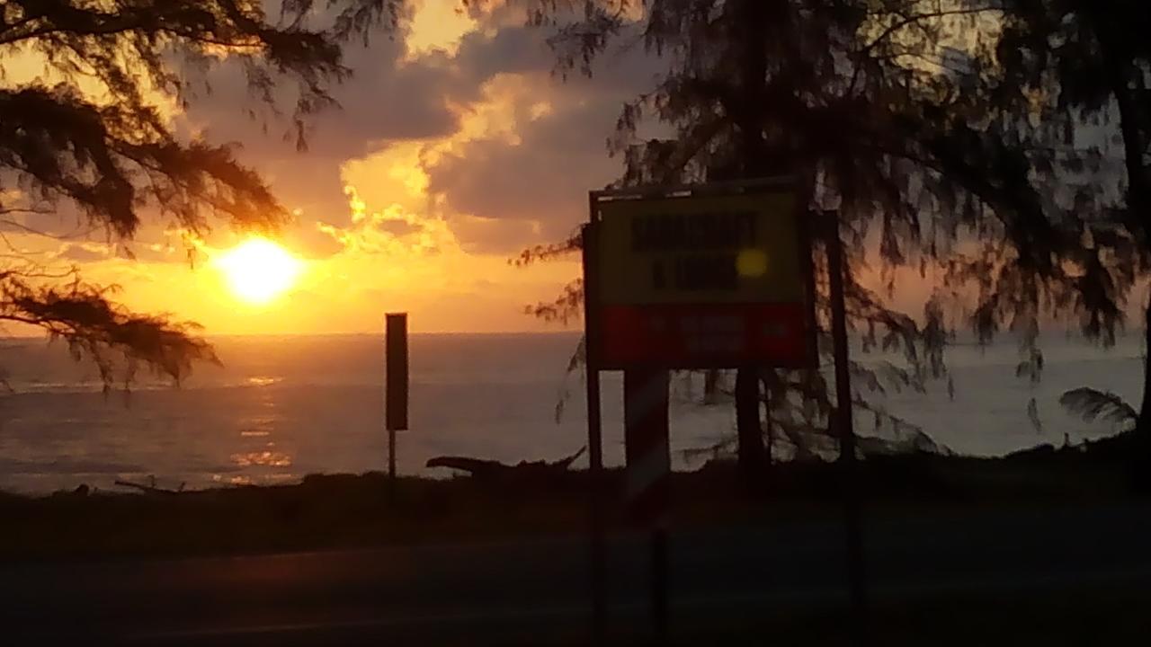 Saba Lodge Dungun Buitenkant foto