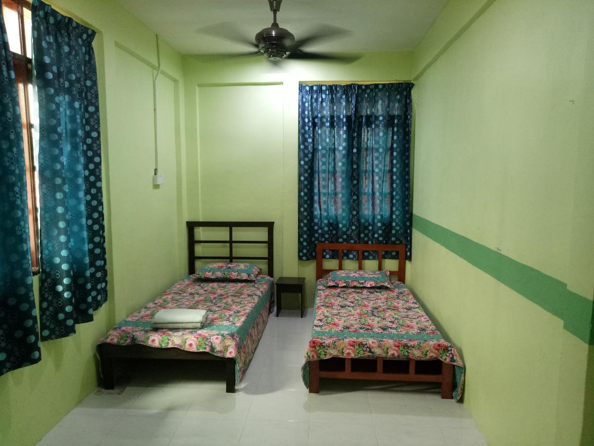 Saba Lodge Dungun Buitenkant foto