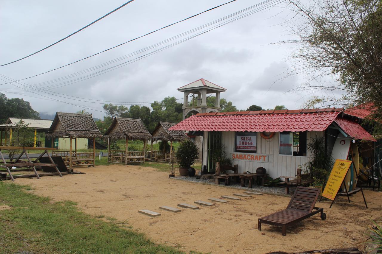 Saba Lodge Dungun Buitenkant foto