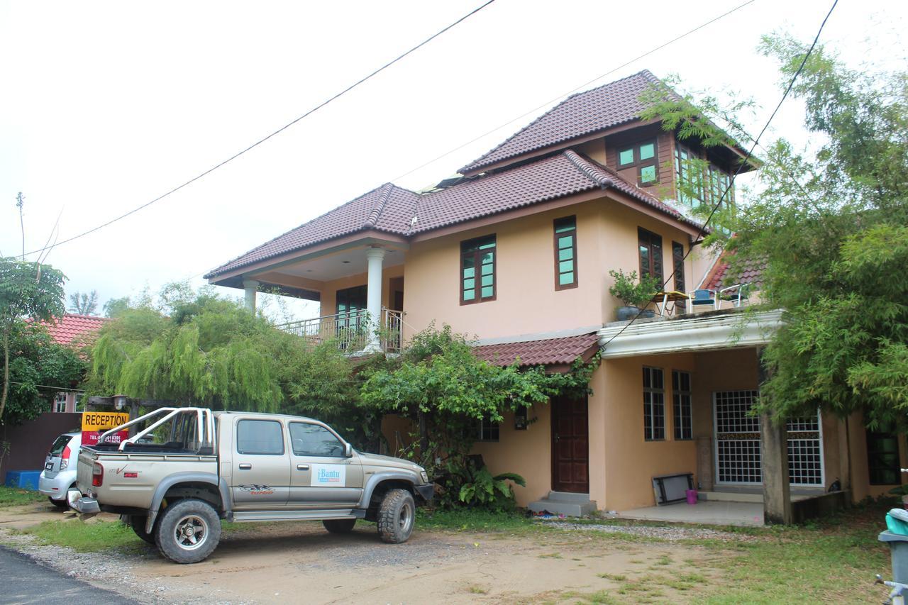 Saba Lodge Dungun Buitenkant foto